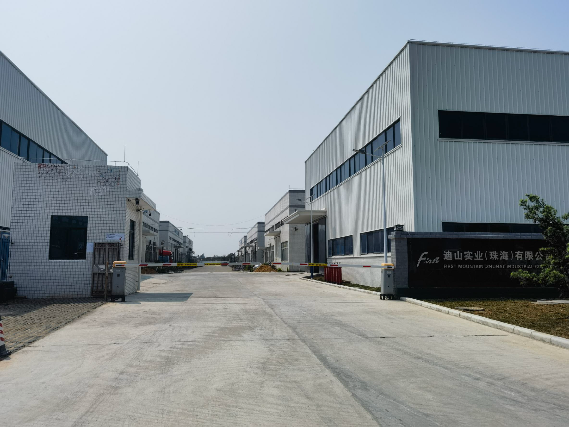 厂房入闸口正面